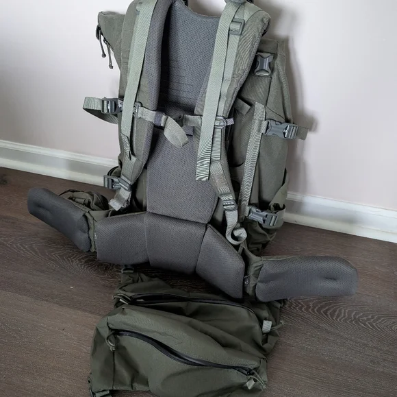 Mystery Ranch Metcalf Pack, Large, with Forager Hip Pocket and Large Double Lid - Picture 2 of 7